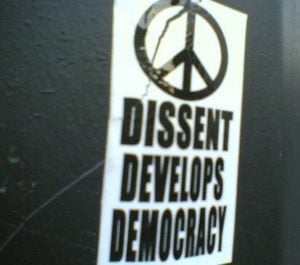 blog-strategy-dissent